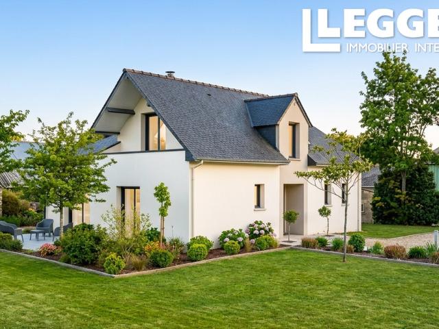 Ancienne ferme avec une propriété moderne de 4 chambres, un lac, des dépendances et environ 47 hectares de ter