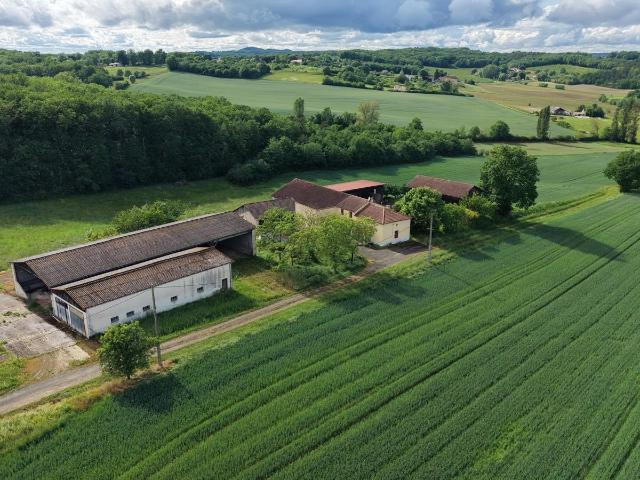 Ancienne Ferme dans un environnement exceptionnel 121m² Monsempron Libos