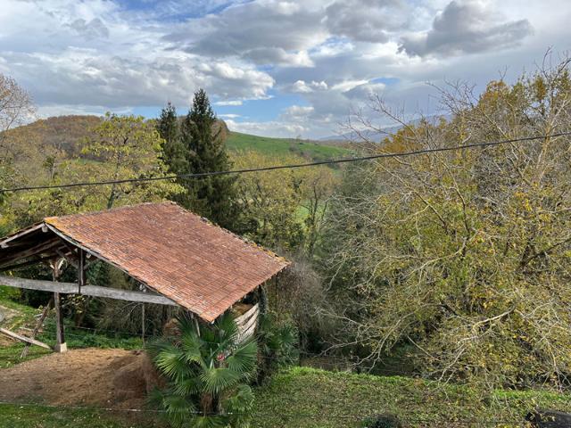 Ancienne ferme de 130m2 à rénover, avec un studio de 25m2, gros potentiel