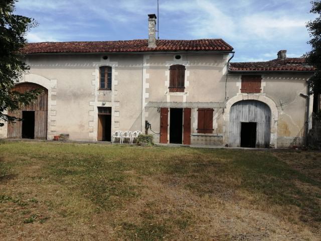 Ancienne ferme, grange, cave, garage, vue