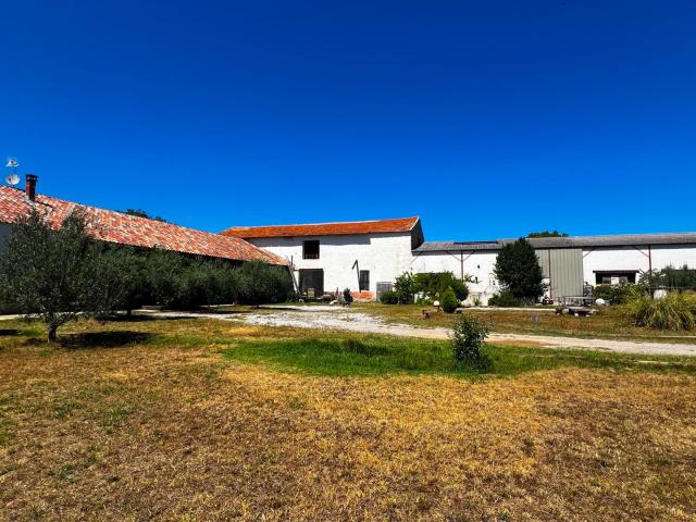Ancienne Ferme rénovée avec dépendance 176m² Oraison