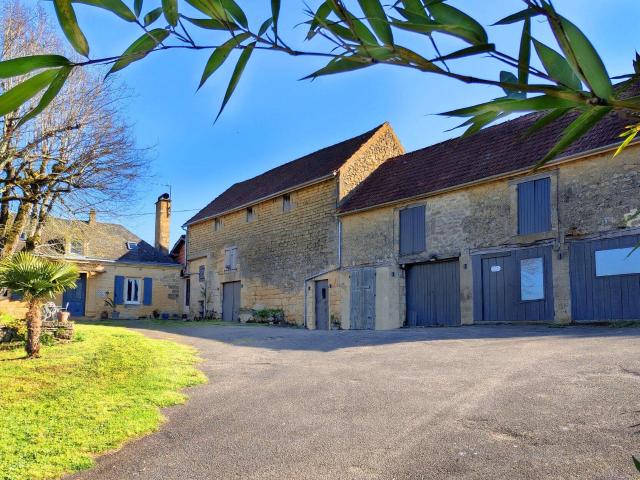 Ancienne ferme rénovée à moins de 4 km de Sarlat 132m² Sarlat la Canéda