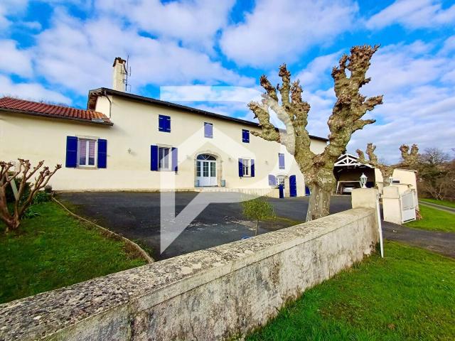 Ancienne Ferme rénovée Bergouey Viellenave 8 pièces 210 m²