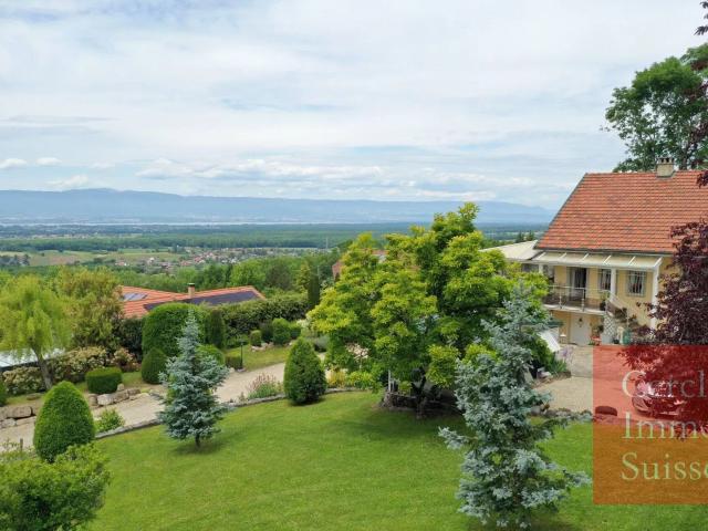 Farm with 6 rooms on sale in Cranves Sales 300 m² | dreamo. Ch