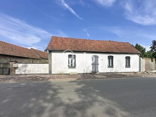 Ancienne fermette à rénover à Bonnières avec plus de 1 600 m² de terrain