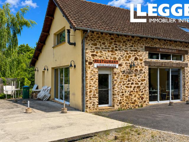 Ancienne grange réaménagée en restaurant, idéalement située, ou pouvant servir de maison familiale
