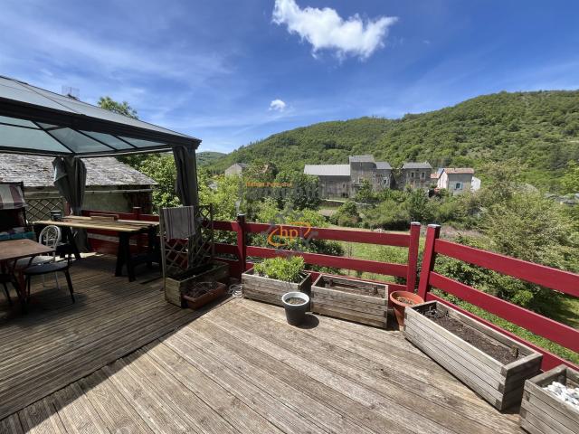 Ancienne grange rénovée en 2006 avec terrasse et terrain att. 95m² Peux et Couffouleux
