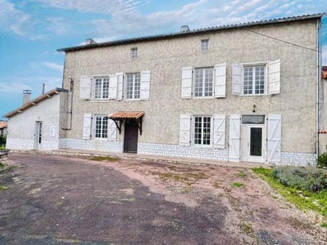 Ancienne grande ferme à rénover, Deux logements in