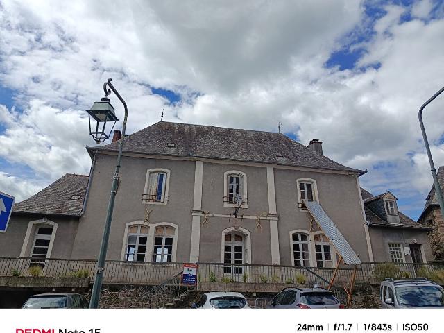 Ancienne mairie de Voutezac 310m² Voutezac