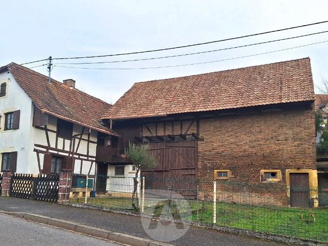 Ancienne maison alsacienne avec dépendance à LAMPERTHEIM