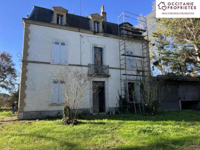 Ancienne maison Daumazan sur Arize mauvais état besoin