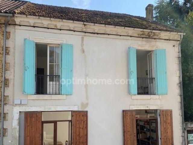 Ancienne Maison de Famille au Cœur d'un Village Historique Gers 32