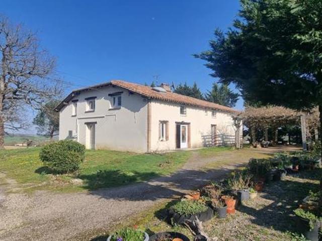 Ancienne maison d'hôtes à LAVIT