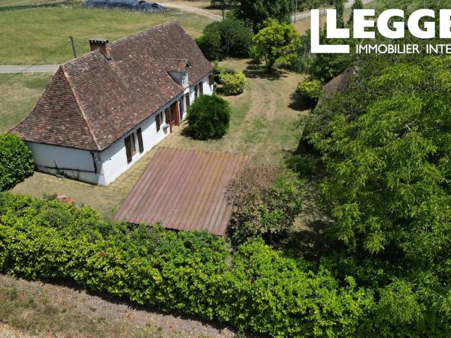 Ancienne Perigourdine avec sa grange au calme au coeur du Périgord Noir