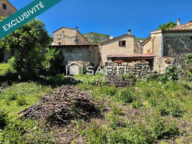 Ancienne remise à rénover avec jardin. et dépendance