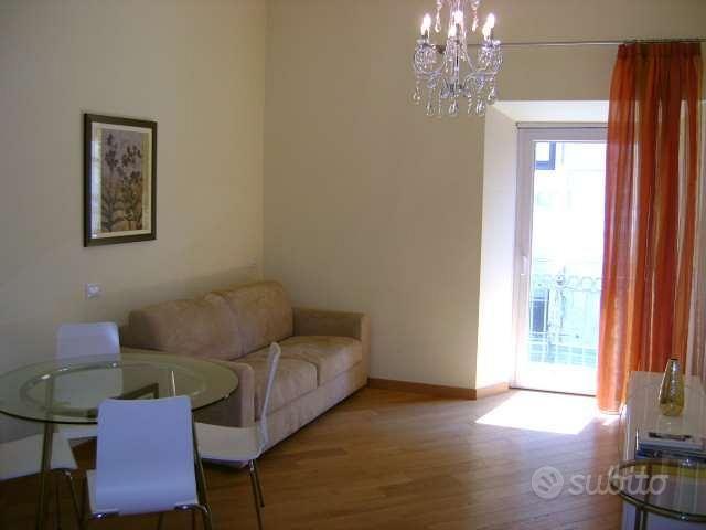 ANCONA CENTRO, ELEGANTE APPARTAMENTO ARREDATO