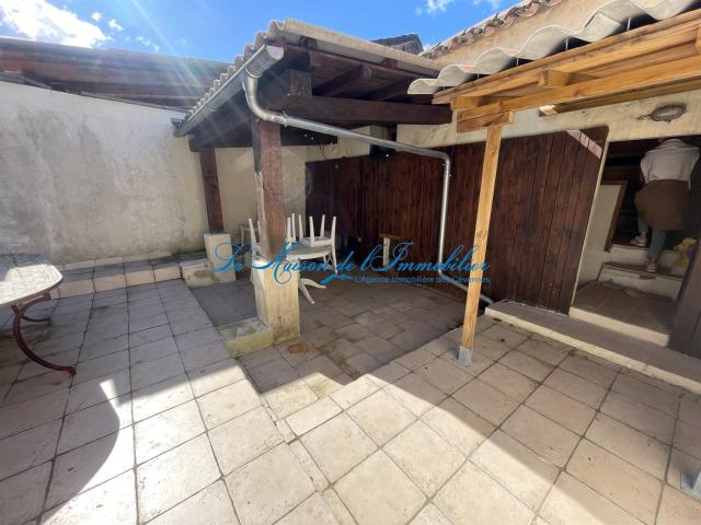Anduze Maison de ville avec vue sur les rochers, rénovée 4. 81m² Anduze