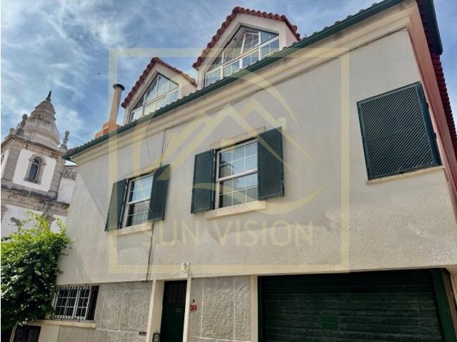 Andar de moradia com charme em pleno centro Histórico de Cascais