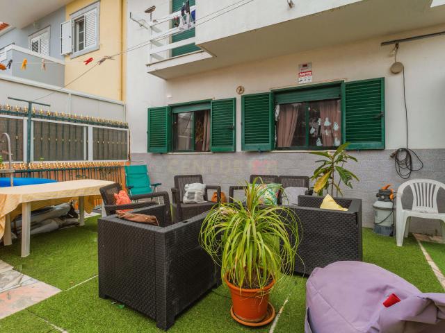 Andar de Moradia Excelente Espaço Exterior / Terraço com 50 m² e Suite na Quinta do Conde