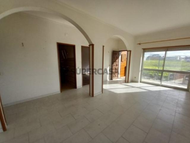 Andar de moradia, para recuperar, Alcochete
