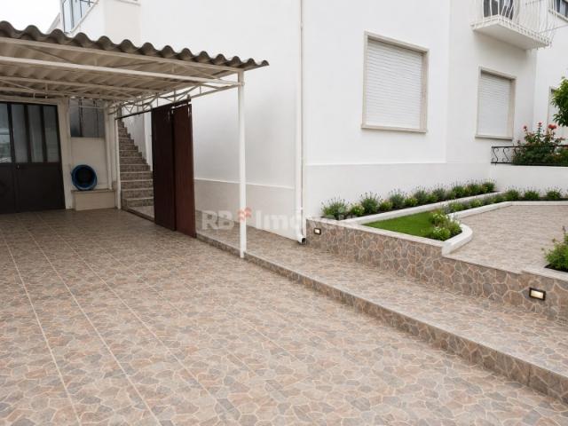 Andar de Moradia R/C T3 com garagem e anexo