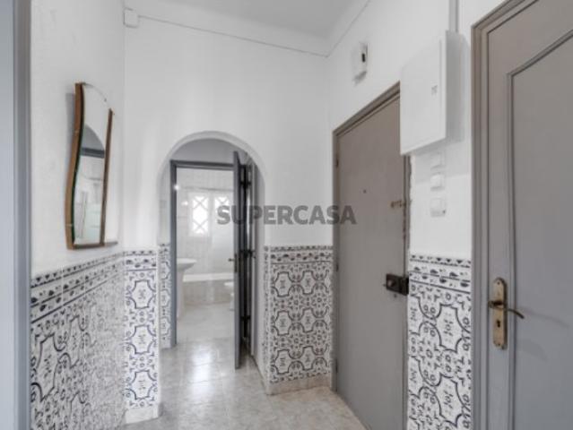 Andar de moradia T1 com excelente localização