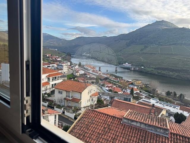 Andar de Moradia T3 no Pinhão – Vista Rio e Licença AL Ativa