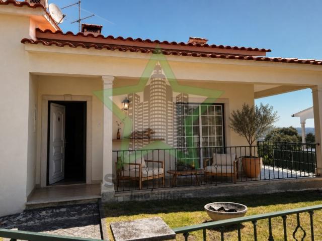 Andar de Moradia T3 com jardim e vista para campo em Casal da Estrada, Tomar