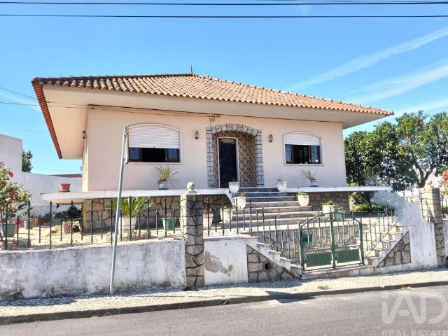 Andar de moradia T3 em Vale de Cavalos de 139 m²