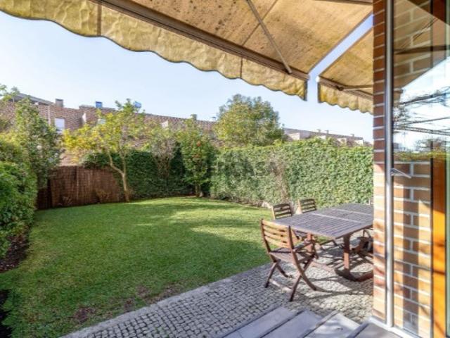 Andar de Moradia T3 geminada com jardim, Leça da Palmeira