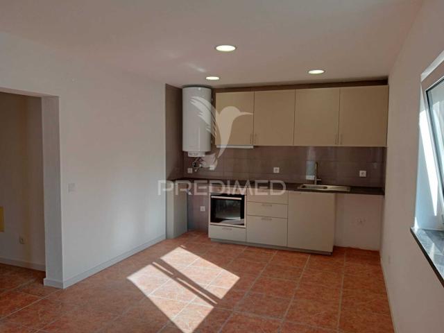 Andar de Moradia T3 para Arrendamento – 103 m² | Golpilheira, Batalha