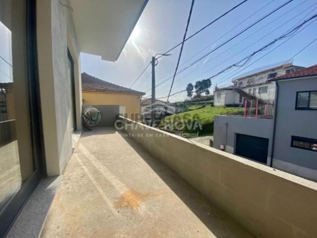 Andar de Moradia V3 c/ Garagem Box em Gondomar Sete Caminhos