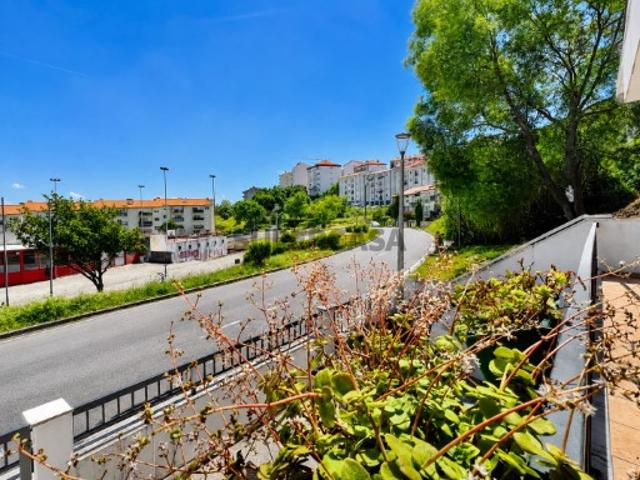 Andar Moradia T2 com Garagem e 3 Varandas numa das Zonas mais Centrais da Figueira da Foz