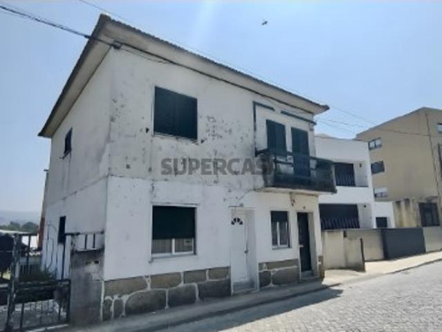 Andar Moradia T2 com Garagem e Anexo junto ao Metro de Fânzeres