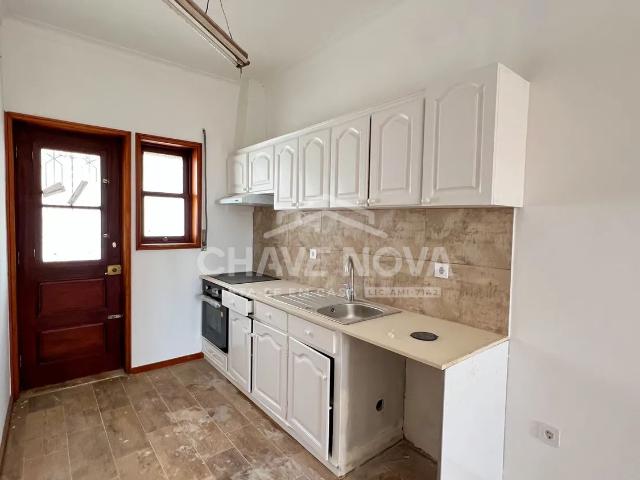 Andar moradia T2 em Avintes com terraço e arrumos