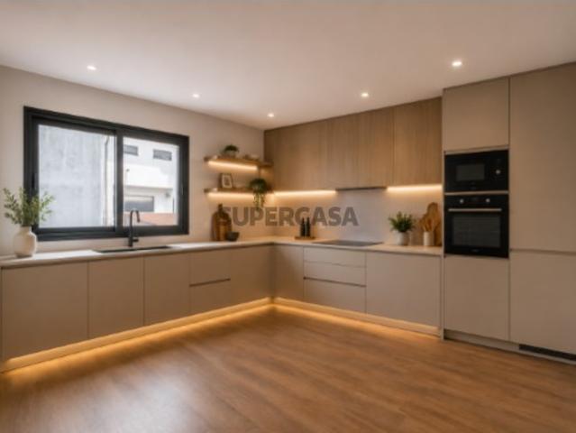 Andar moradia T2 remodelado no centro de Valbom Gondomar