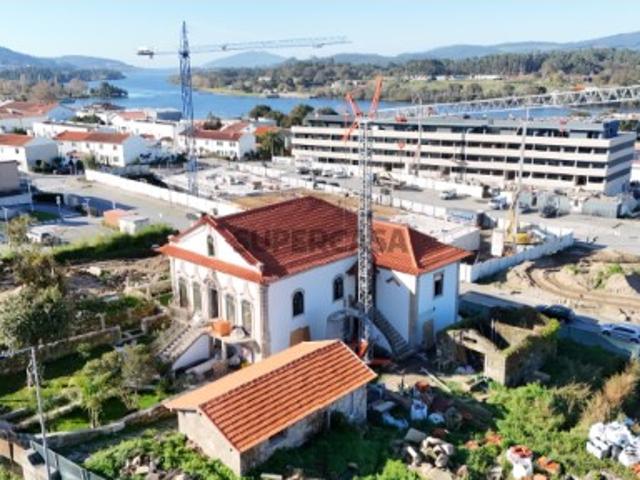 Andar moradia T2 + T1 de luxo no centro de Vila Nova de Cerveira