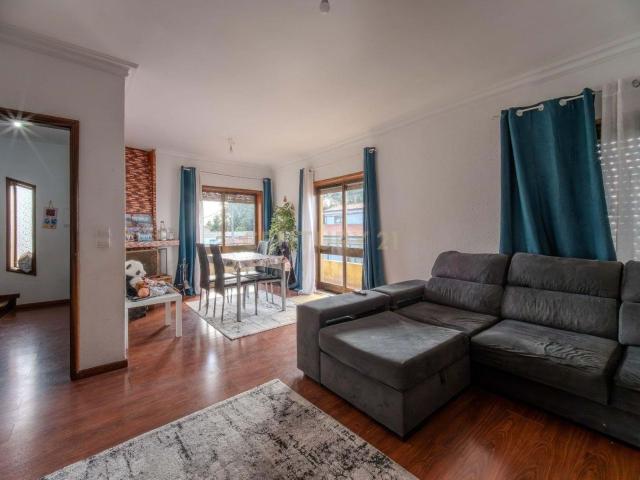 Andar moradia T3 Duplex com 225 M², Suite, 2 Logradouro e Sotão | Fanzeres Gondomar