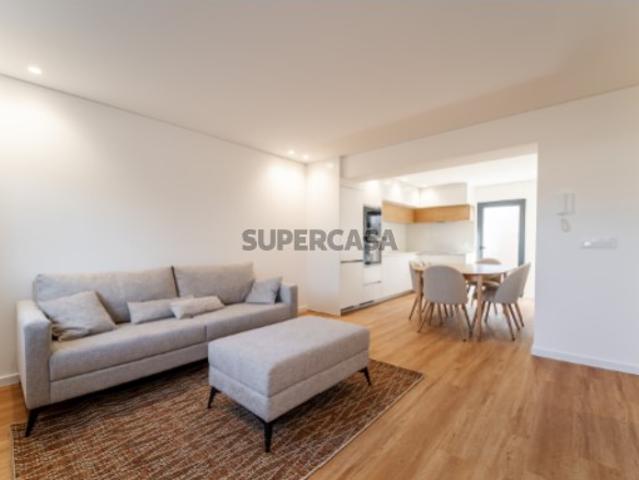 Andar Moradia T3 em Ponte, Guimarães Rés do Chão