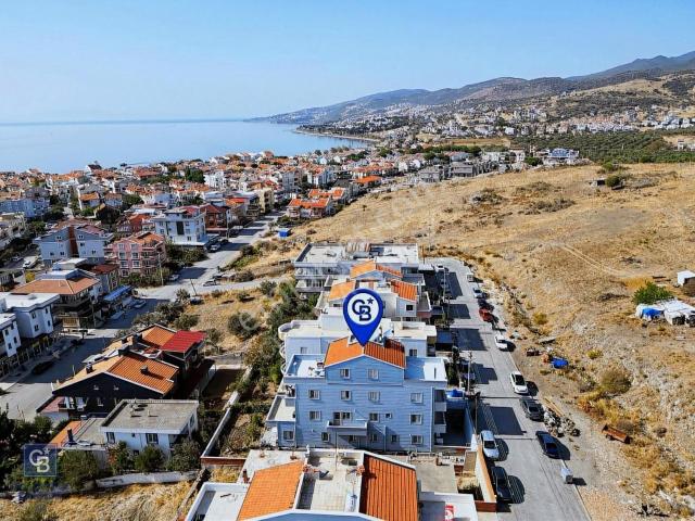 Çandarlı'da Deniz Ve Doğa Manzaralı 2+1 Teraslı Daire