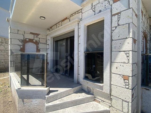 Çandarlı merkez yakını1+1 kiralık daire