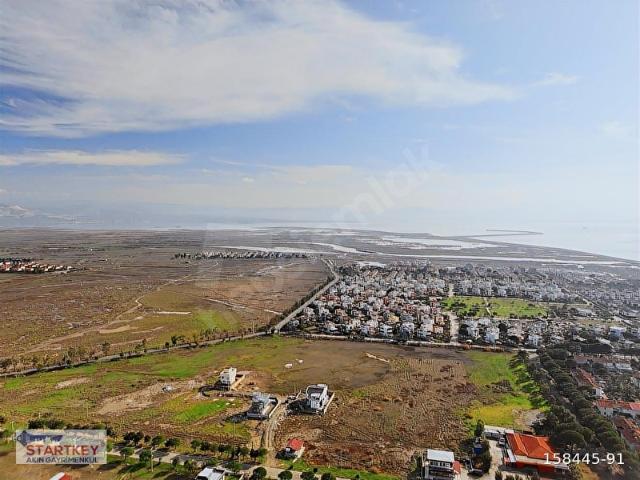 ÇANDARLI TATİL KÖYÜNDE ACİL SATILIK VİLLA İMARLI ARSA