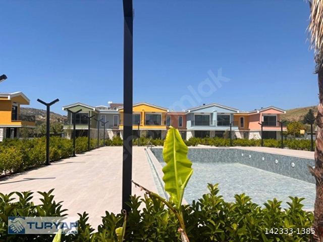 ÇANDARLIDA DENİZE YAKIN SİTE İÇİ 2+1 SATILIK DAİRE