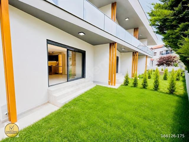 ÇANDARLIDA SATILIK TERASLI&BAHÇELİ 3+1 DUBLEKS VİLLA