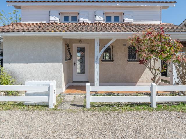 ANDERNOS LES BAINS Maison de ville 66 m2 avec jardin, garage