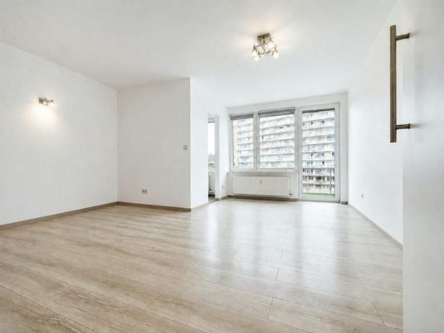 ANDERLECHT – Studio rénové ±38 m² – Terrasse – Cave – Ascens