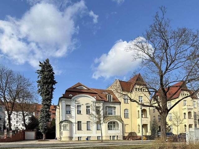 Anders Wohnen als alle anderen. Raumwunder in stilvoller Stadtvilla auf 2 Ebenen 3.4. Etage