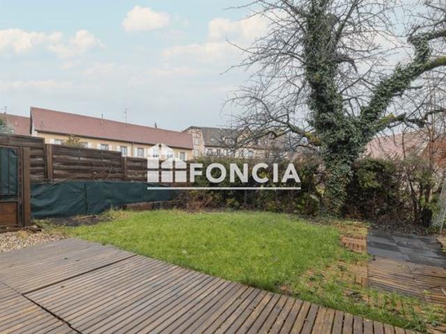 ANDLAU Appartement Triplex comme une maison avec garage, parking et jardin privatif