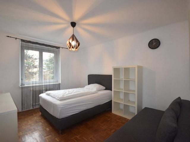 ANDRÄVIERTEL Möbliertes STUDENTENZIMMER in WG Wohnung mit kleinem Balkon im Innenhof