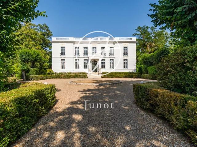 Anet EURE ET LOIR un château néoclassique au bord de l'Eure